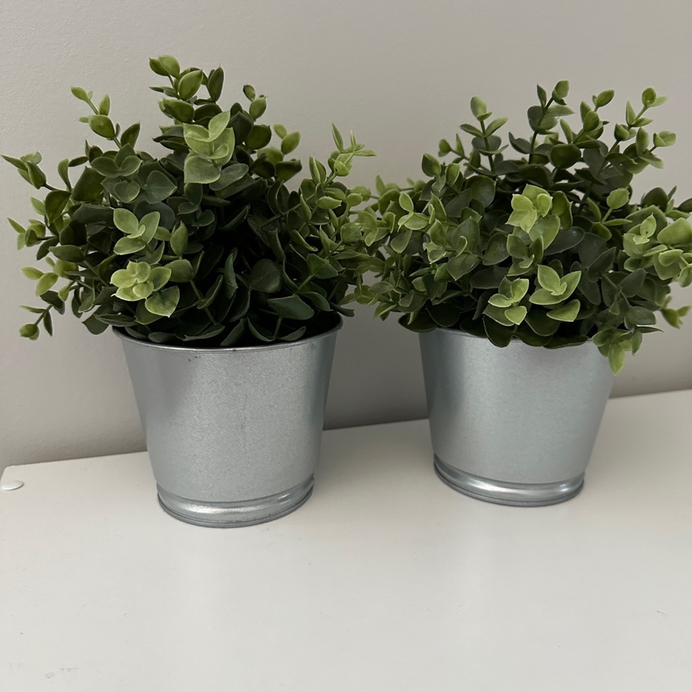 Silver Planter with Green Faux Plant Set